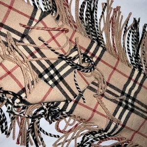 Burberry classic print scarf